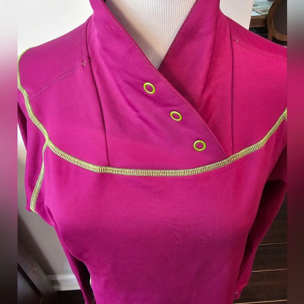 Under Armour Women's •Size Large• Fitted Long Sleeve Snap Neck Athletic Top - Picture 3 of 14
